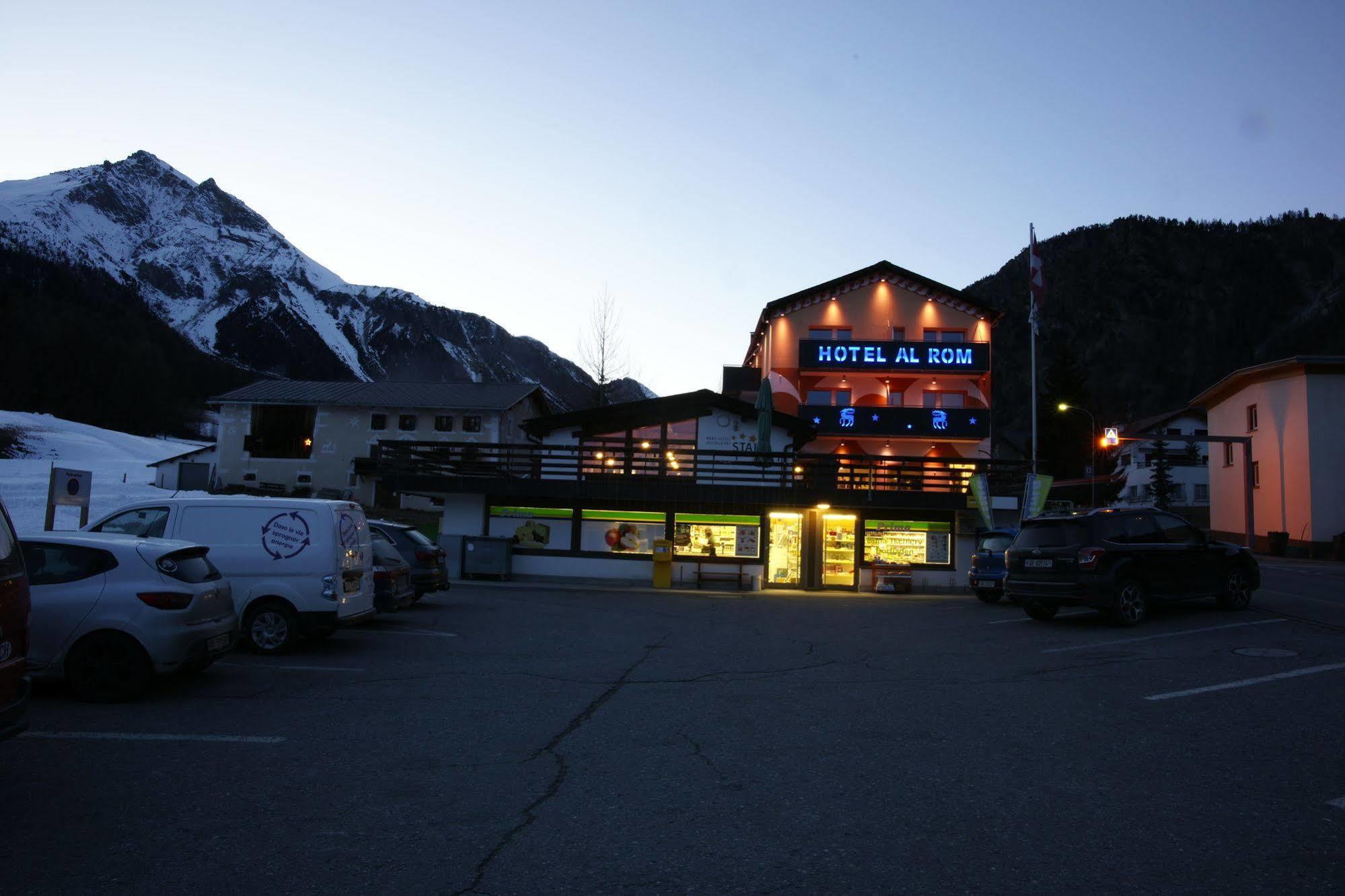 Hotel Al Rom Tschierv Exterior foto